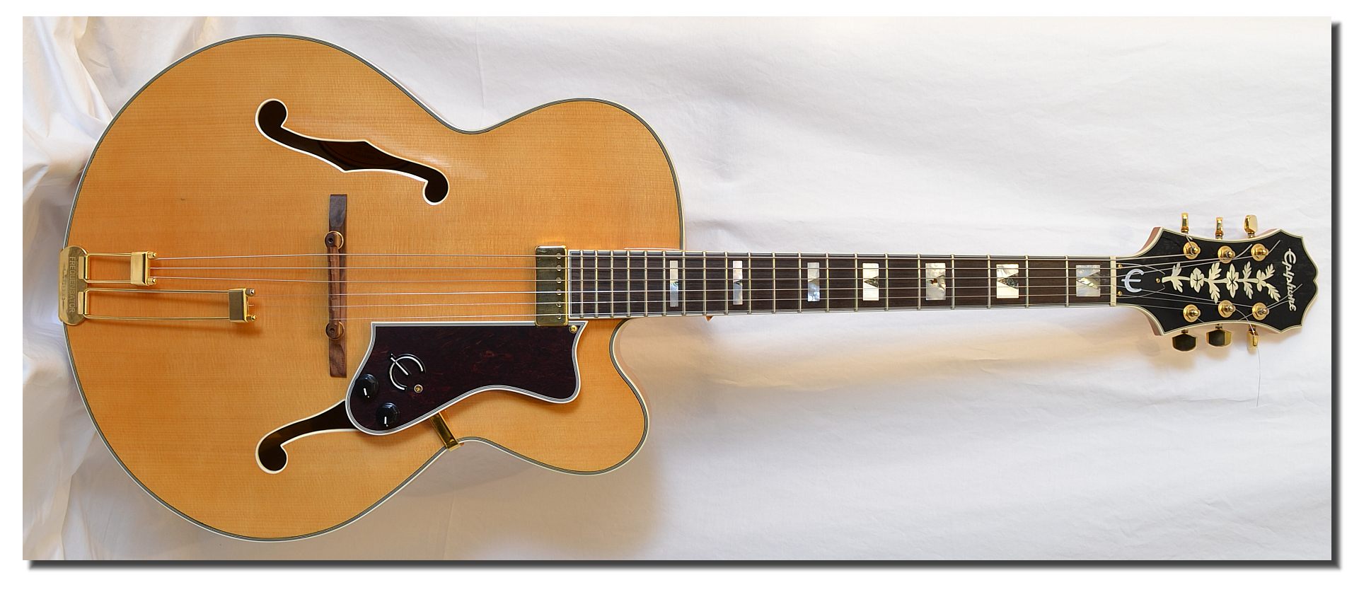 Epiphone Emperor Regent - archive.12fret.com